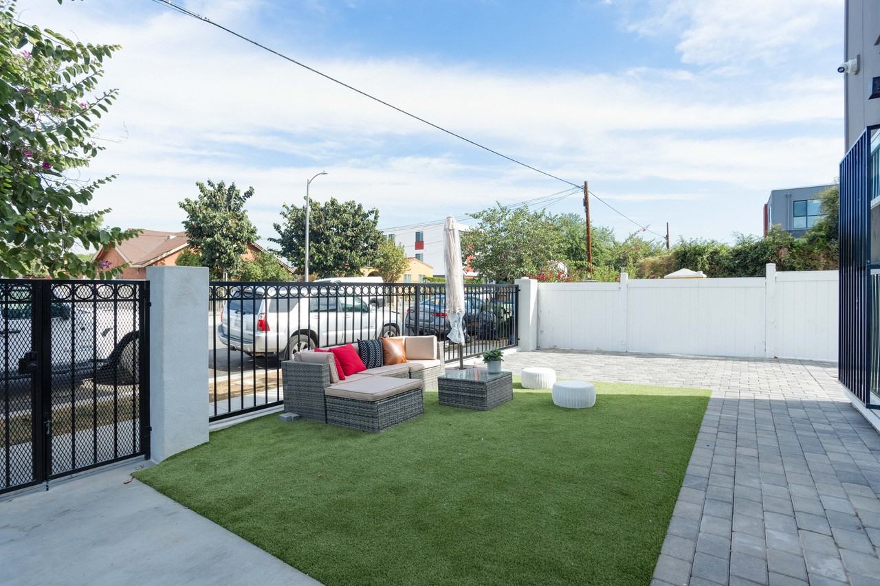 Polaris - Photo 5 of 50