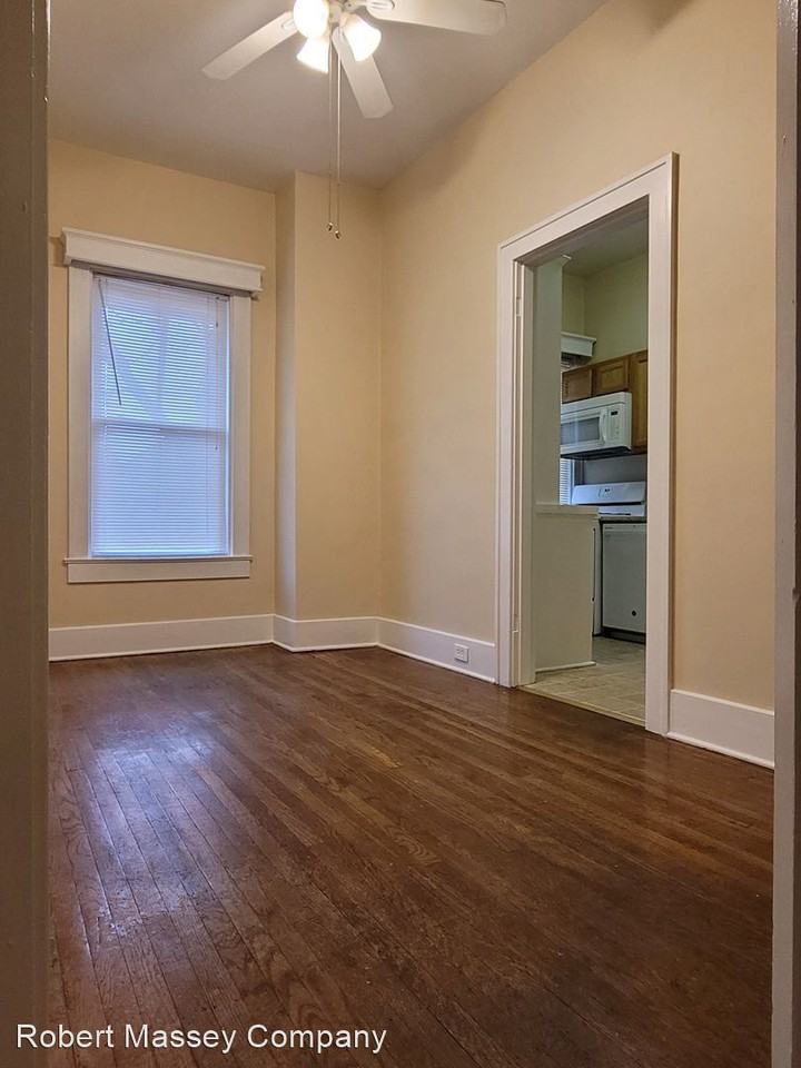 2722 Frankfort Avenue - Photo 3 of 8