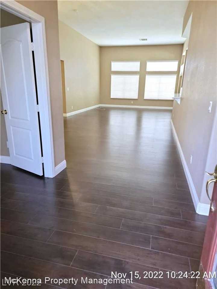 7442 Kings Wharf Ln - Photo 3 of 35