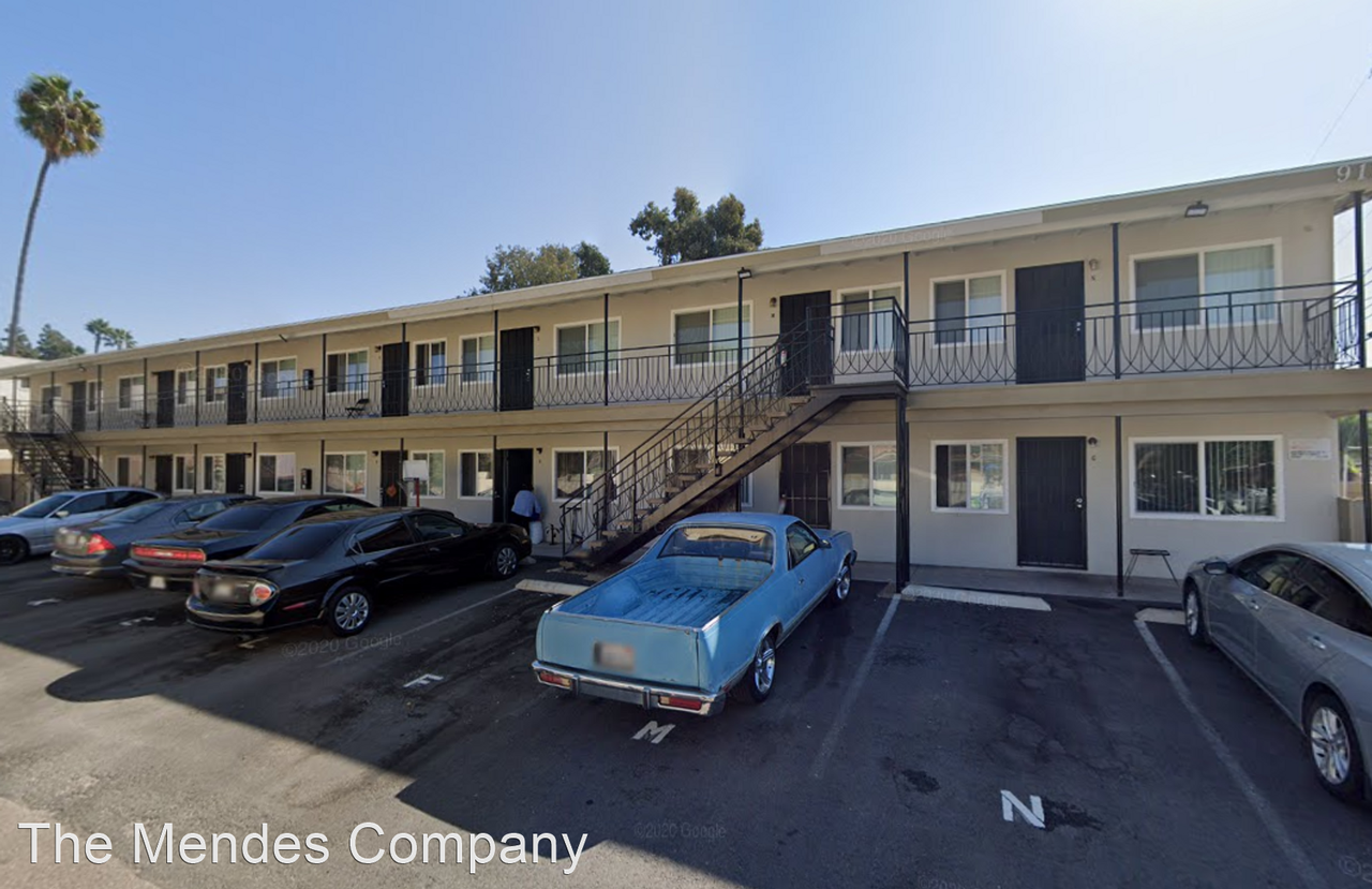 915 N Avenue - Photo 2 of 11