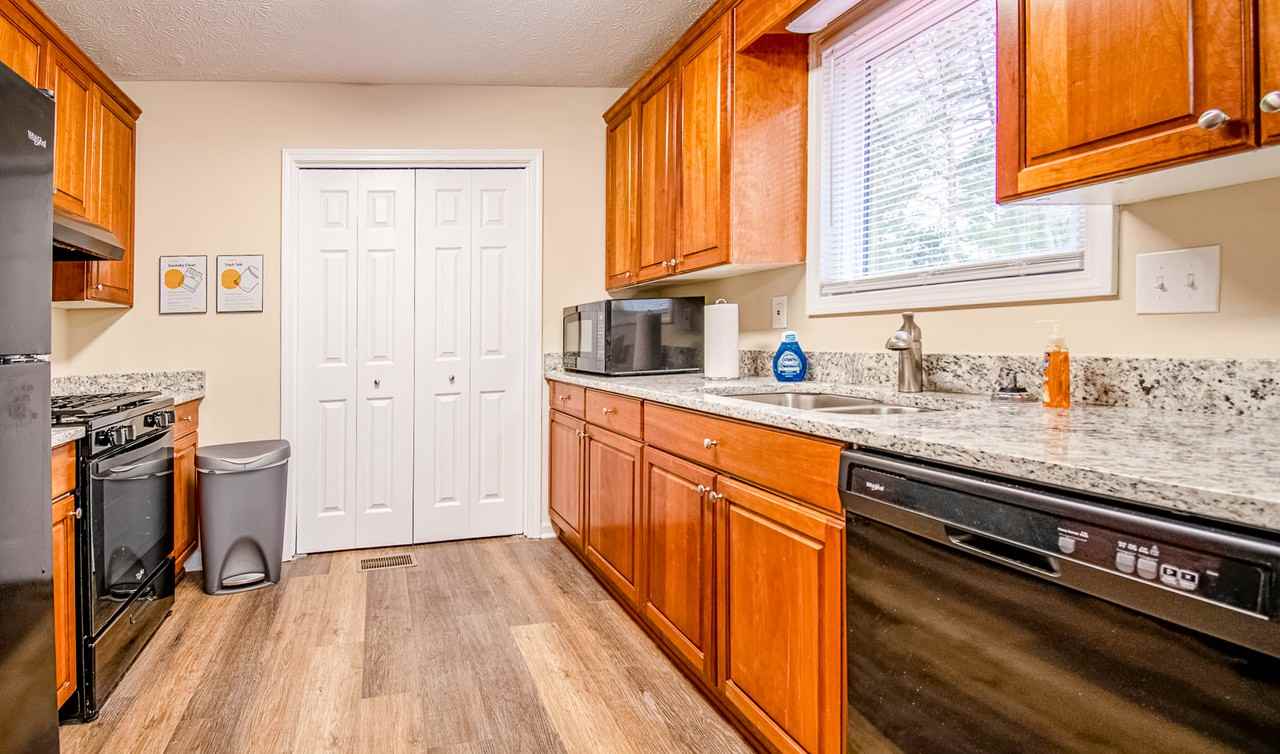 Victoria Rd - Photo 5 of 9