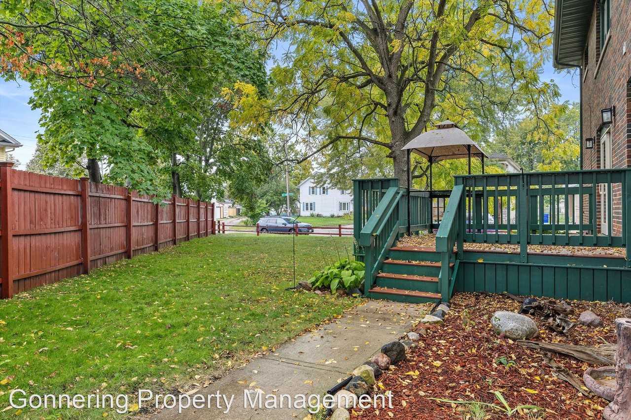 7029 - 35th Avenue - Photo 2 of 11