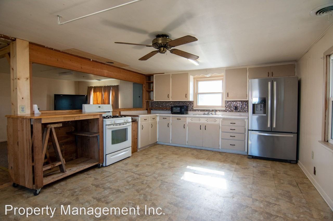 2487 County Road 2700 - Photo 2 of 17