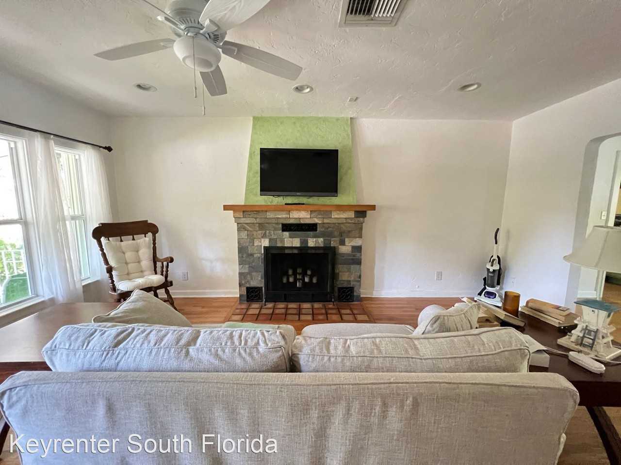 214 N Palmway - Photo 3 of 22