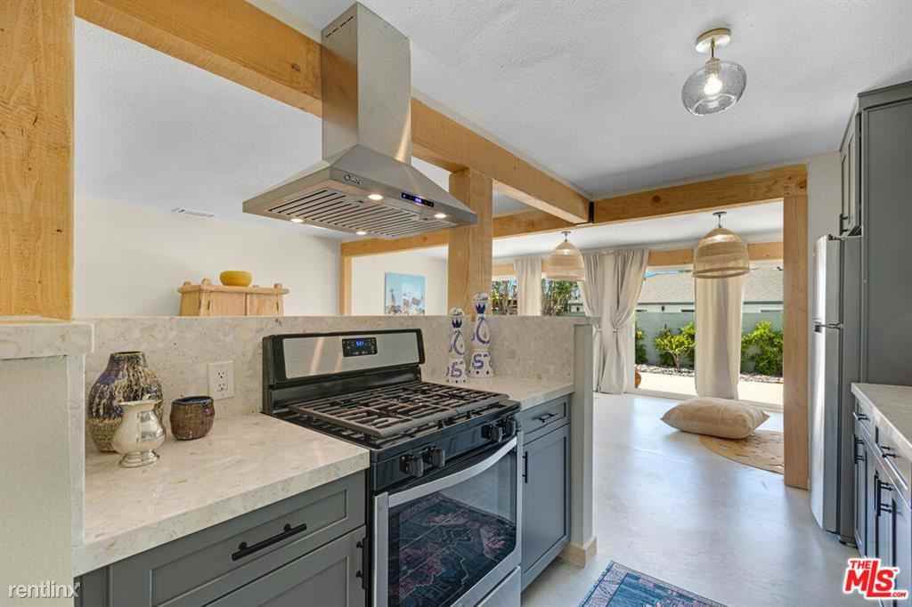 3967 E Sunny Dunes Rd - Photo 3 of 10
