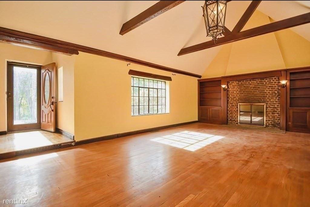 280 Quinobequin Rd - Photo 3 of 34