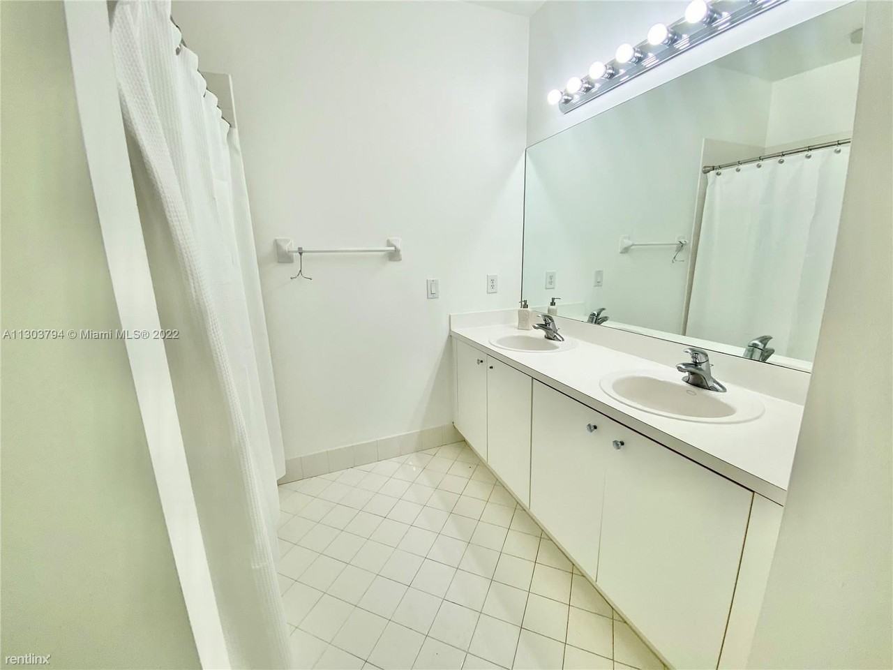 1408 Sw 154th Ave - Photo 3 of 23