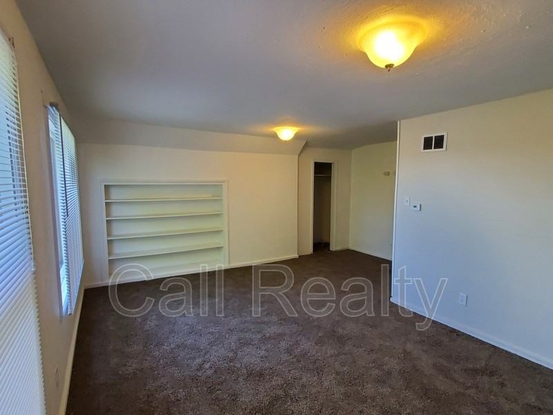 719 W Augusta Ave #2 - Photo 3 of 10