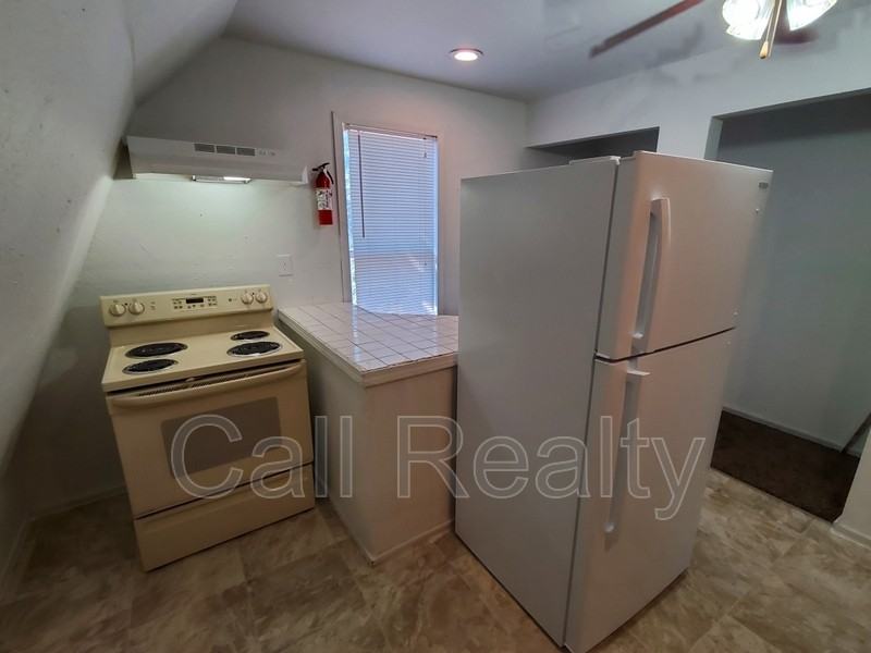 719 W Augusta Ave #2 - Photo 6 of 10