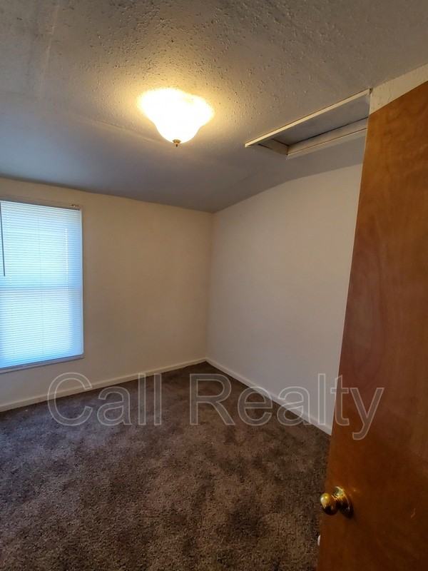 719 W Augusta Ave #2 - Photo 7 of 10