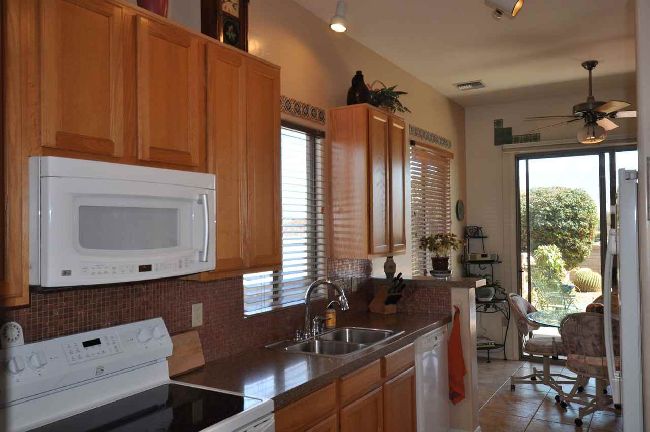 4043 S Golden Lynx Rd - Photo 3 of 22