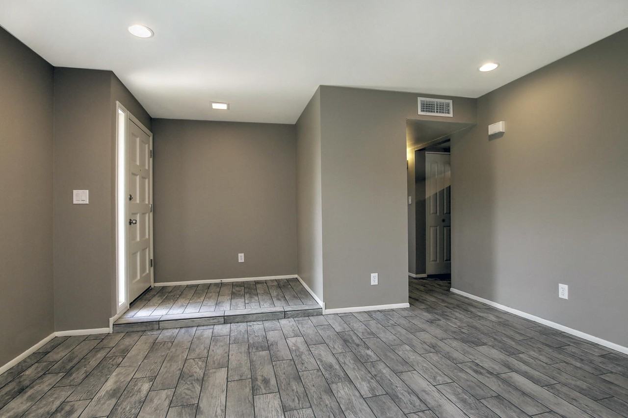 8335 E Vista Dr - Photo 2 of 25