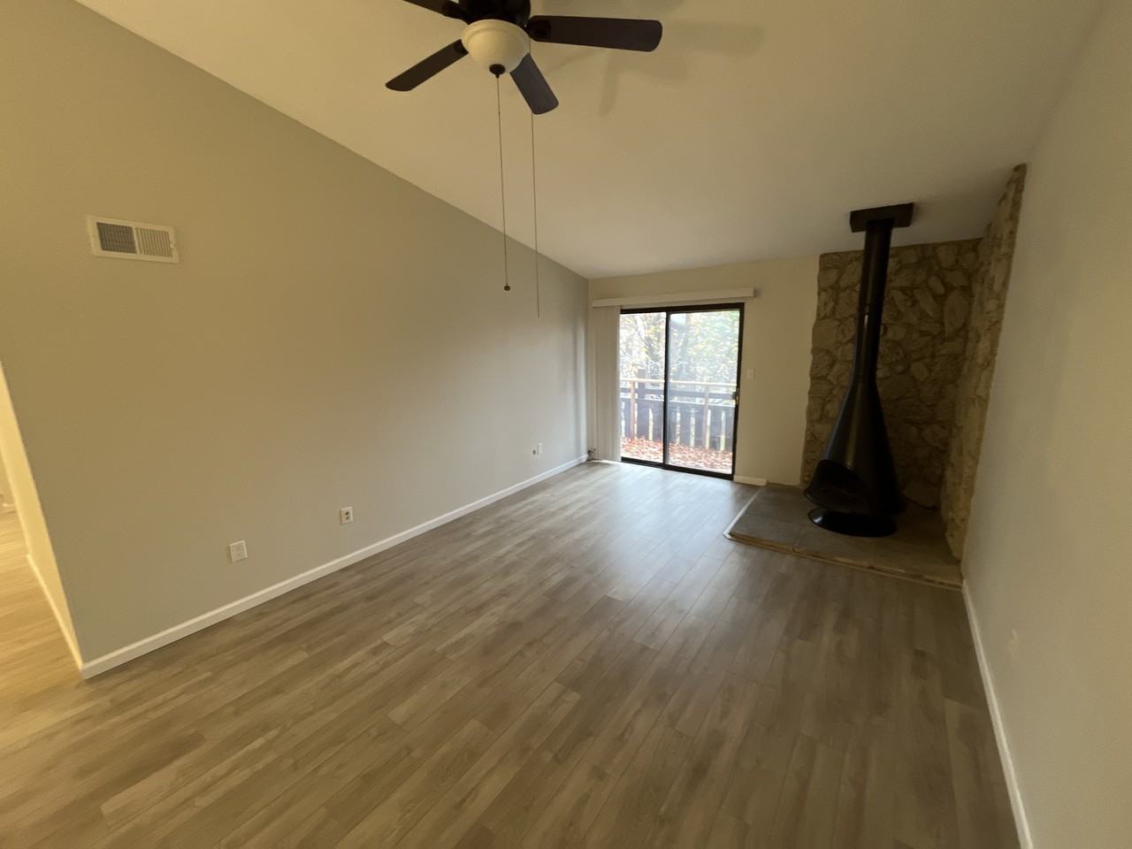 1400 Heritage Lndg #301 - Photo 5 of 17