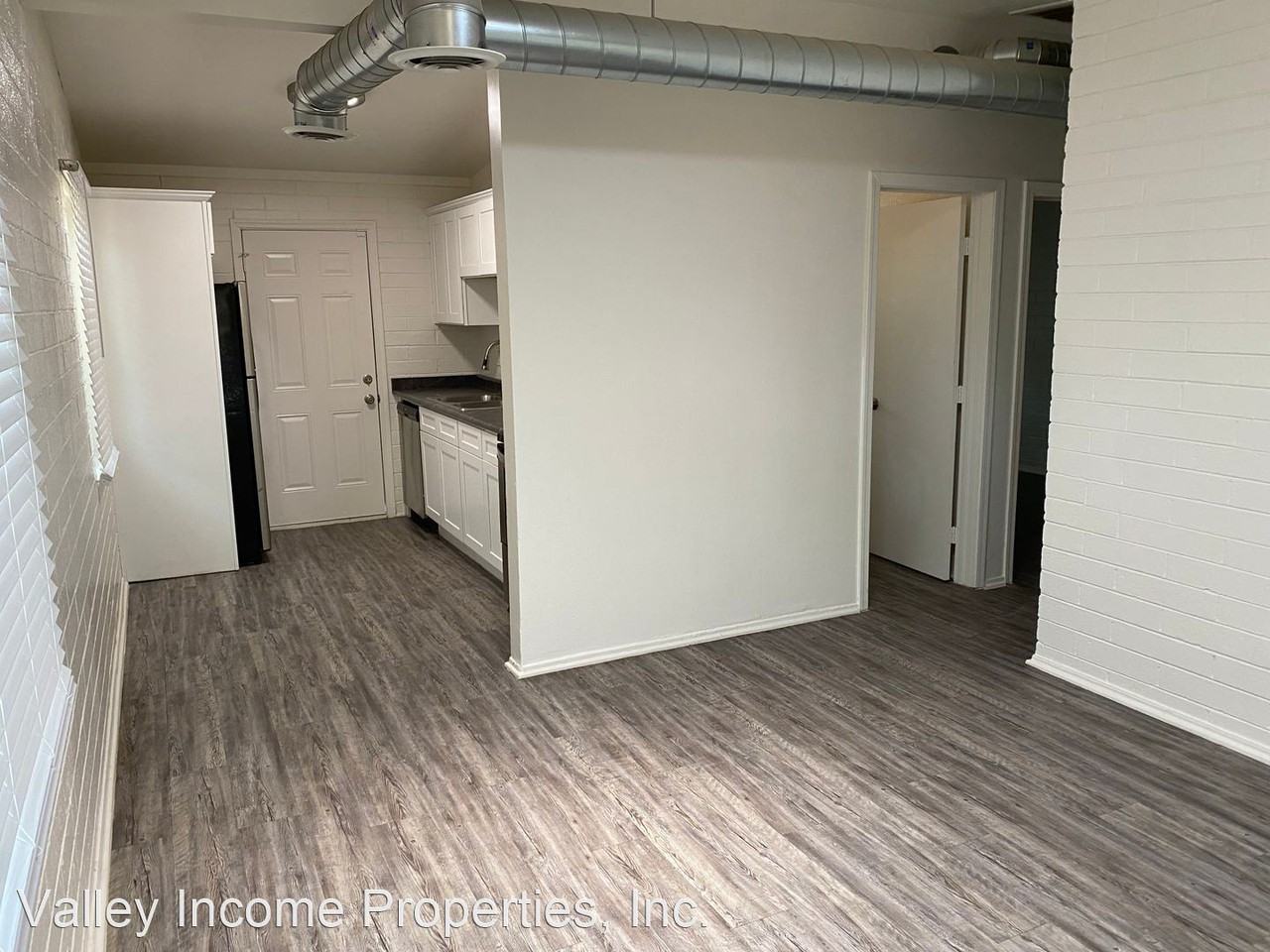 1803 N 31st Place - Photo 2 of 10