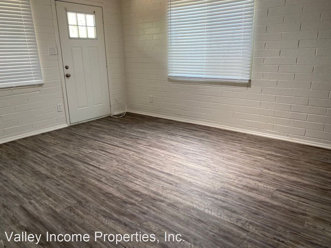 1803 N 31st Place - Photo 3 of 10