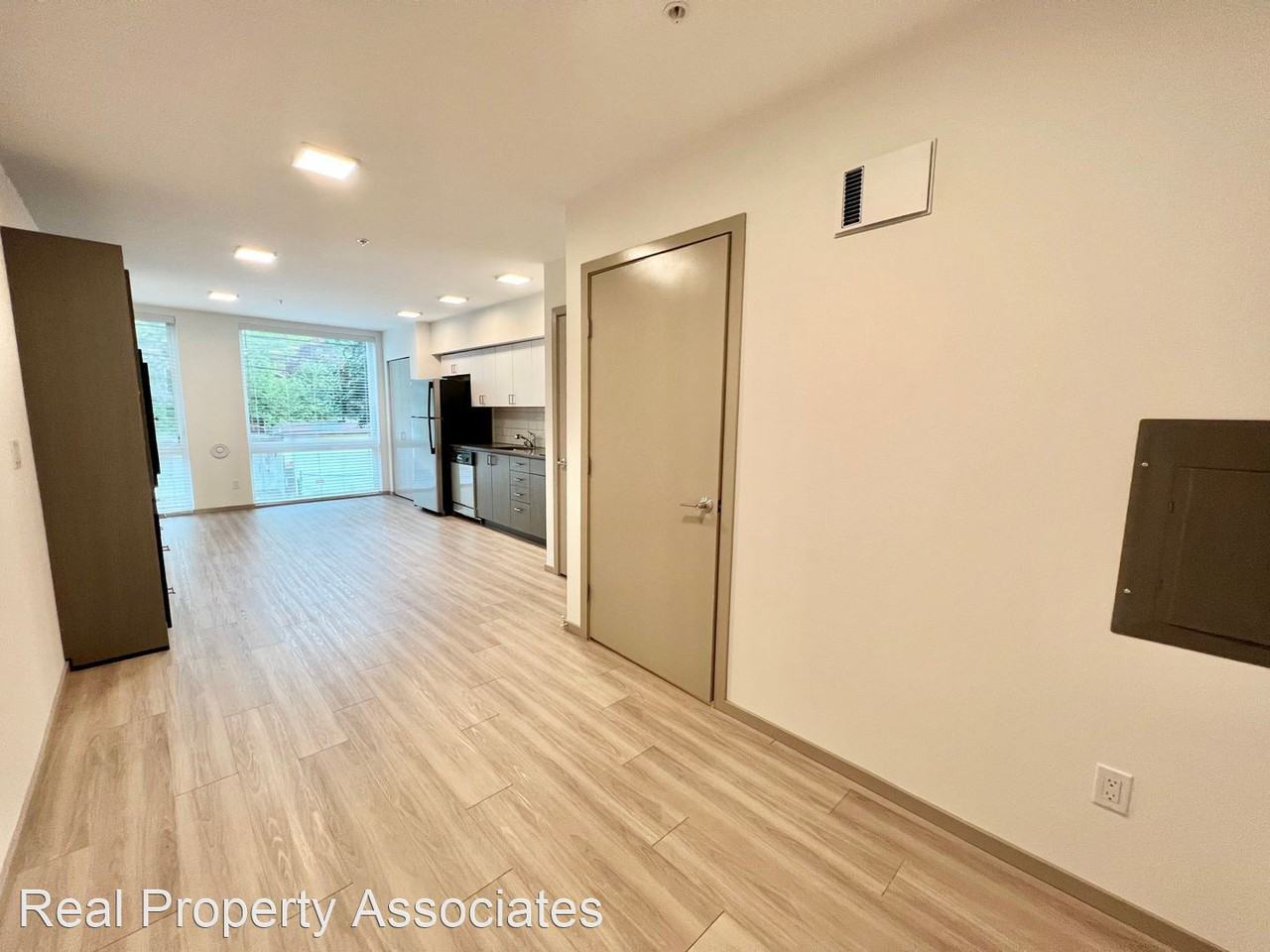 7011 Roosevelt Way NE - Photo 3 of 18