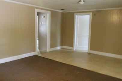 Lincoln Ave 1403 West - Photo 2 of 7