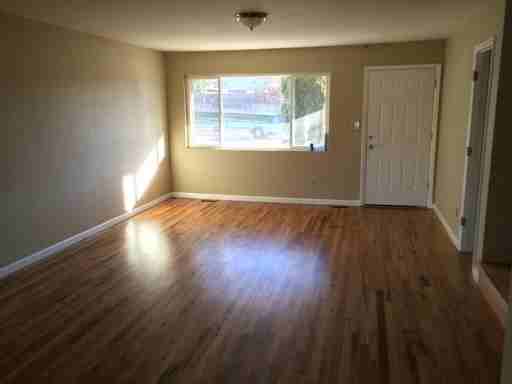 1007 Rainier Dr - Photo 3 of 7