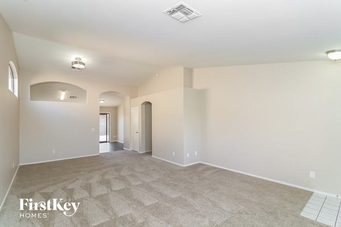 11243 W Diana Ave - Photo 2 of 15