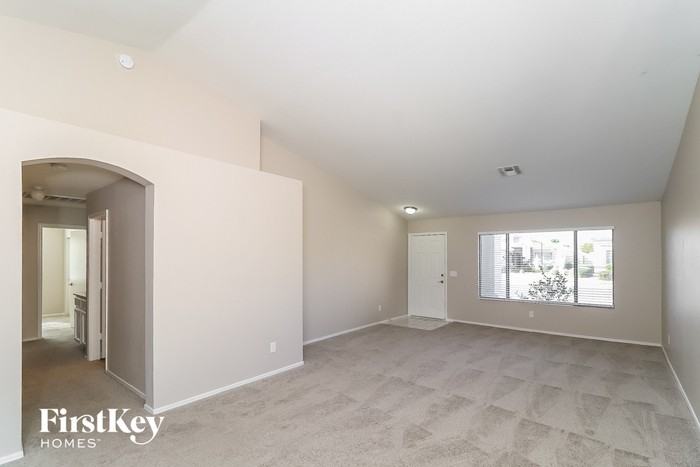 11243 W Diana Ave - Photo 3 of 15