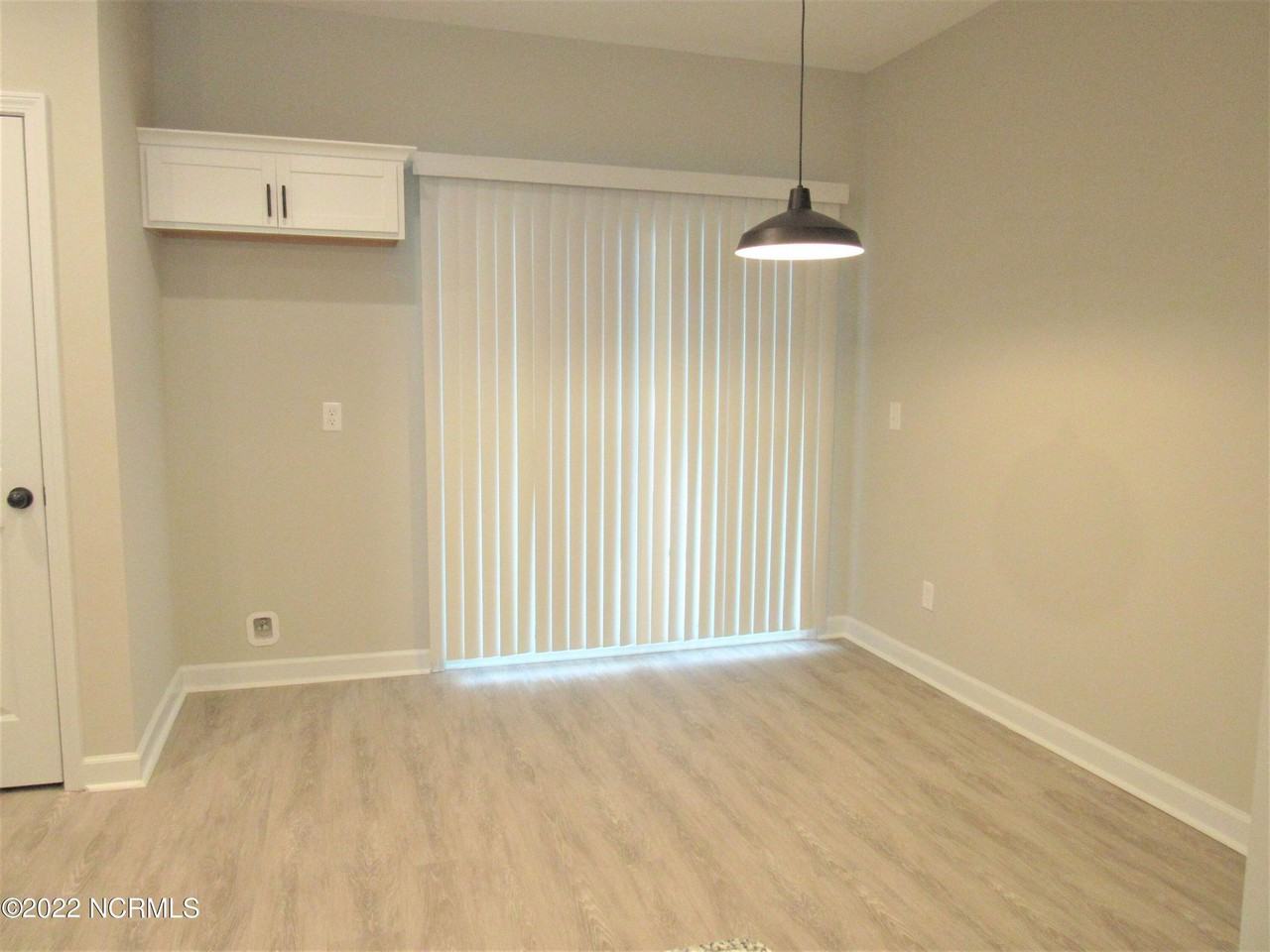 28 Catalina Circle - Photo 3 of 7