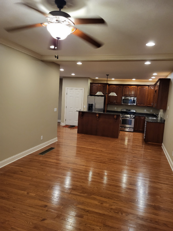 113 Legacy Dr - Photo 2 of 21