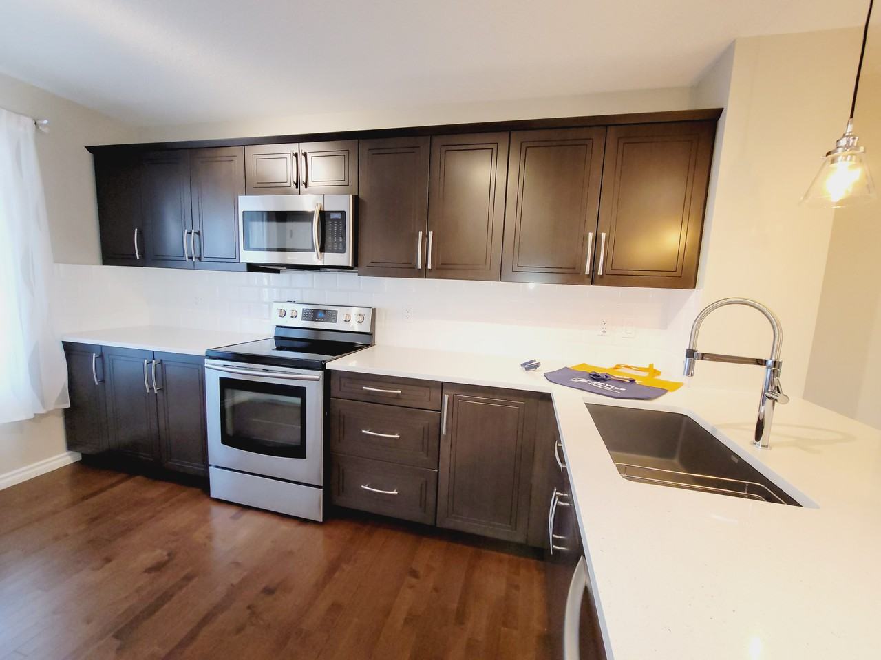 22017 99a Ave Nw - Photo 2 of 36