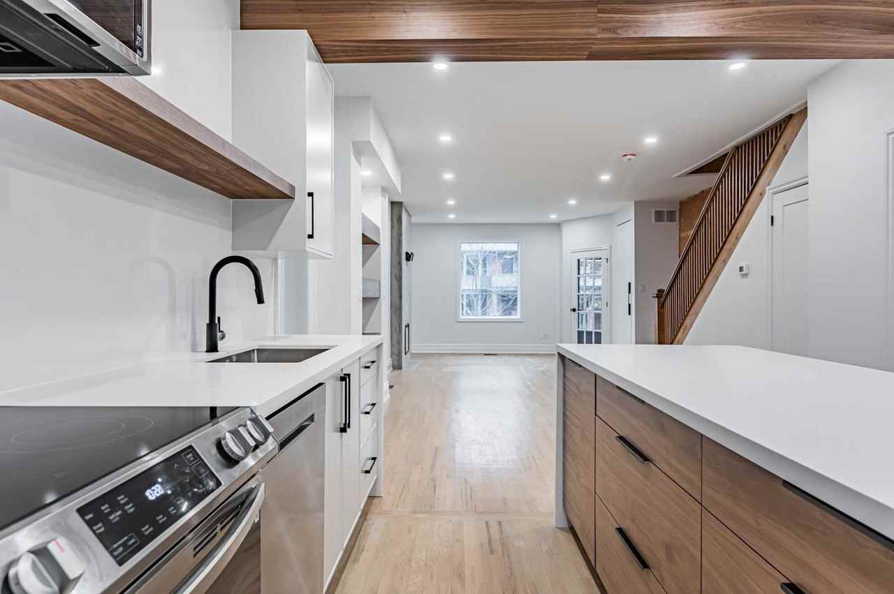 10 Wroxeter Avenue #Main - Photo 3 of 35