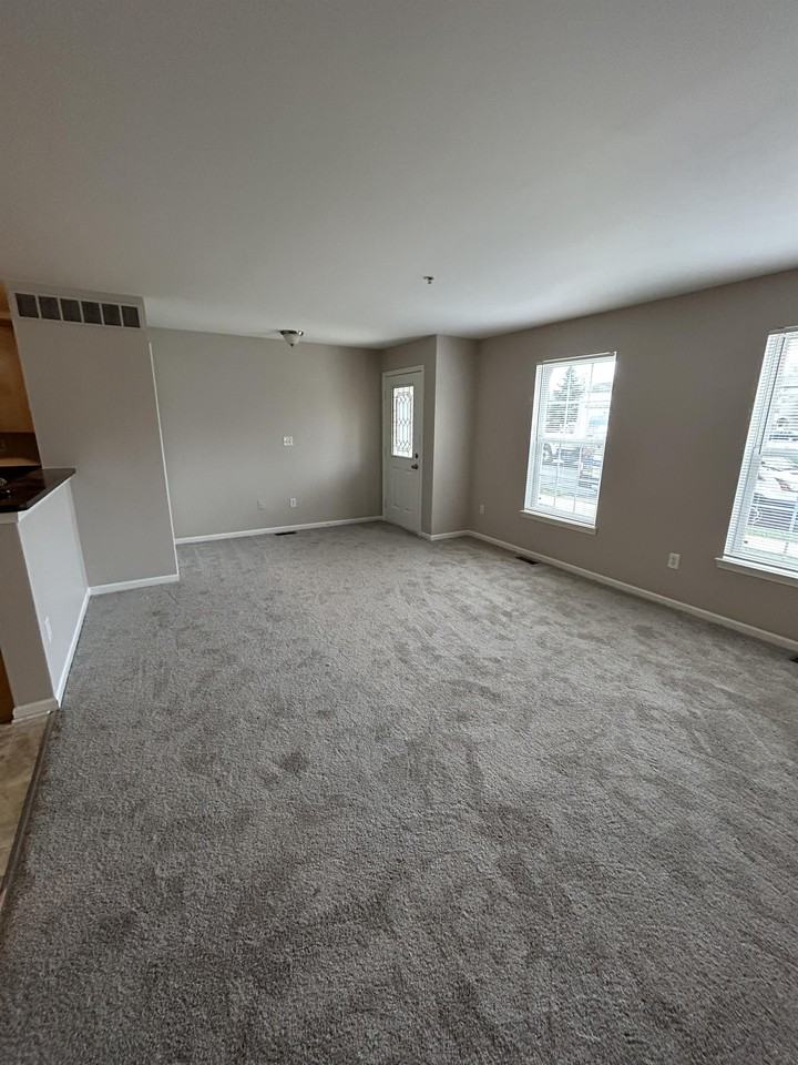 13133 Turnberry Ct #1 - Photo 2 of 9