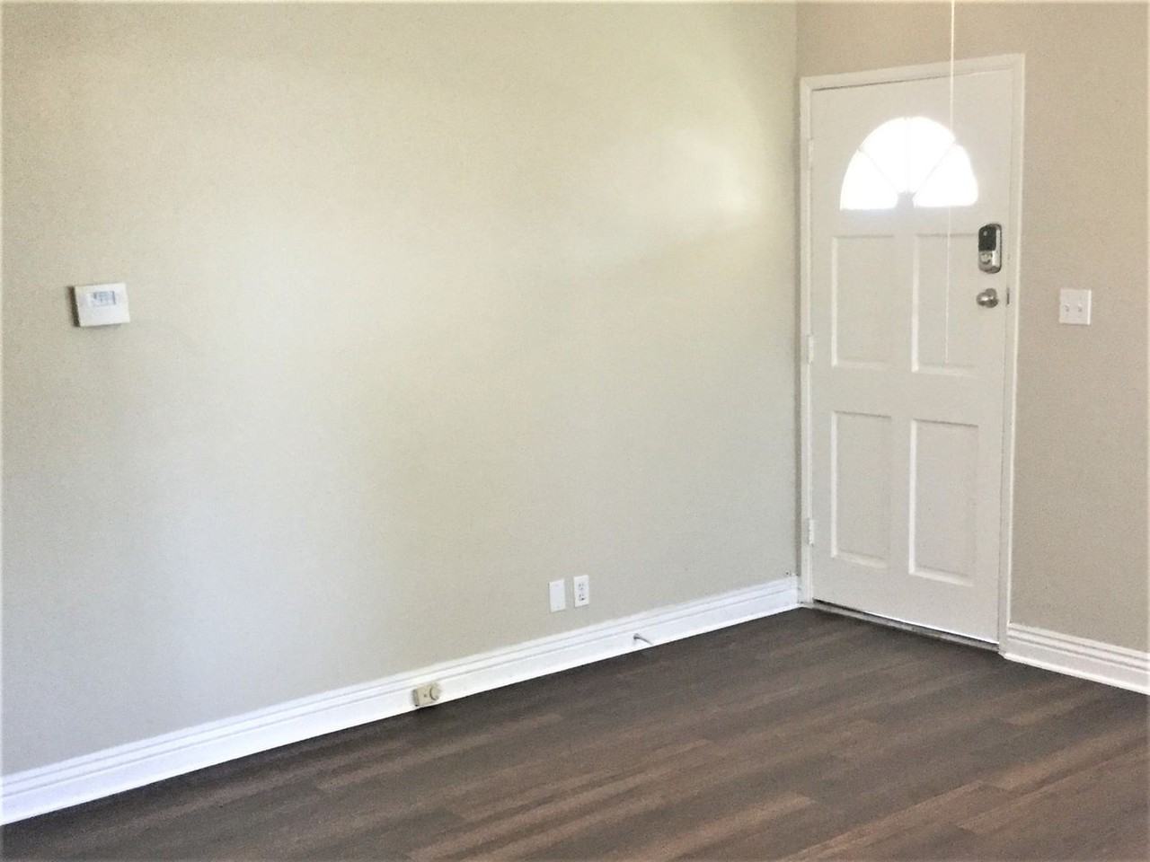 6631 Marcelle St - Photo 3 of 20