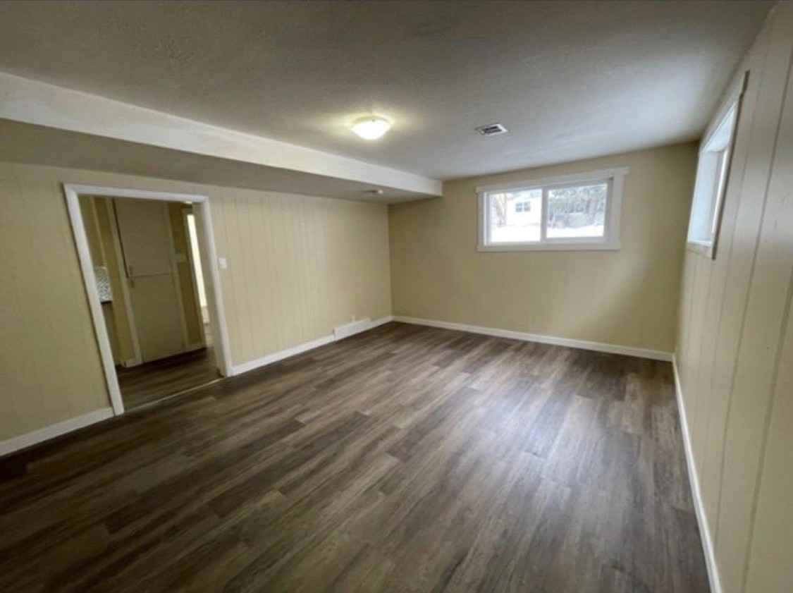 331 Avenue M N #2 - Photo 3 of 6