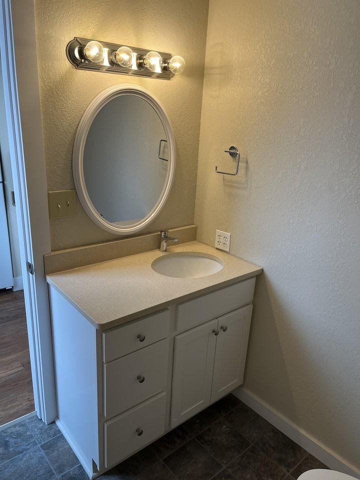 111 1/2 N Main St Apt 2a #2A - Photo 4 of 10