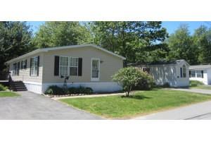 Maplewood Manor - Photo 3 of 5