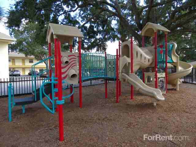 Winter Park Oaks - Photo 3 of 17