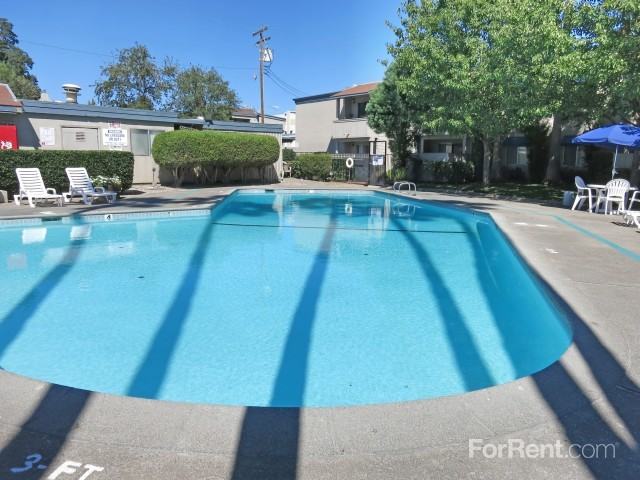 Oakpoint Apartments - Photo 3 of 12