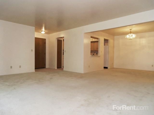 Greenleaf Manor Apartment Homes Apartments 2100 E Bristol St, Elkhart