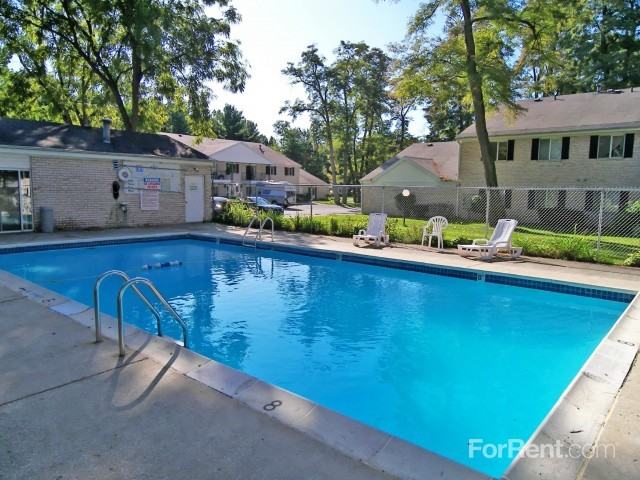 Greenleaf Manor Apartment Homes Apartments 2100 E Bristol St, Elkhart