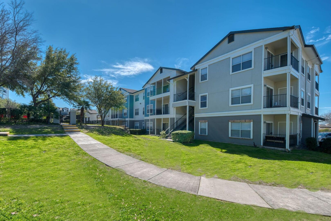 Saddle Ridge - Photo 6 of 15