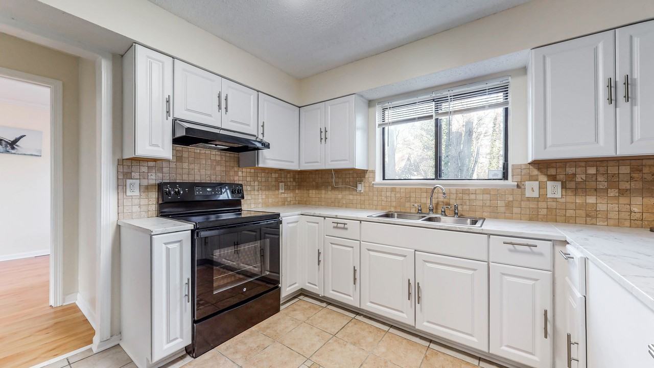 Chapman Cir - Photo 3 of 16