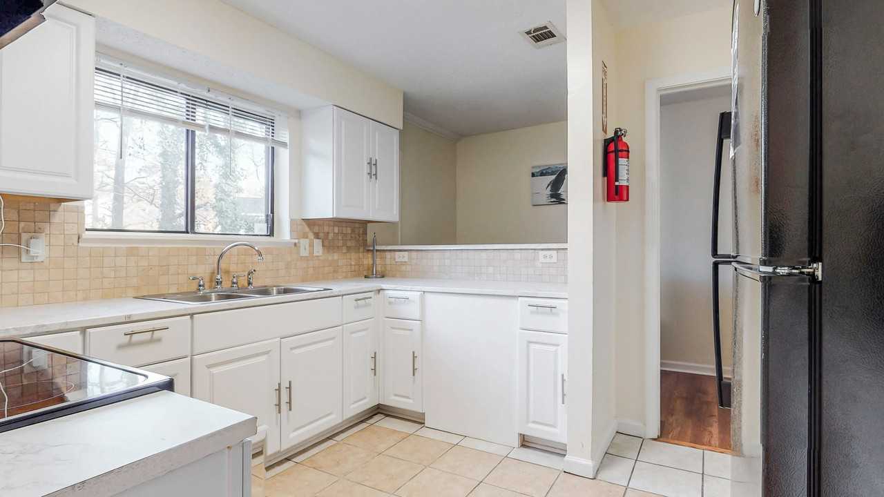 Chapman Cir - Photo 2 of 16