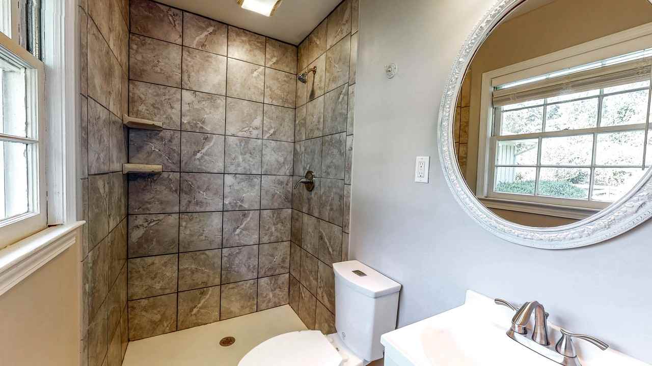 N Shelby Ln - Photo 3 of 9