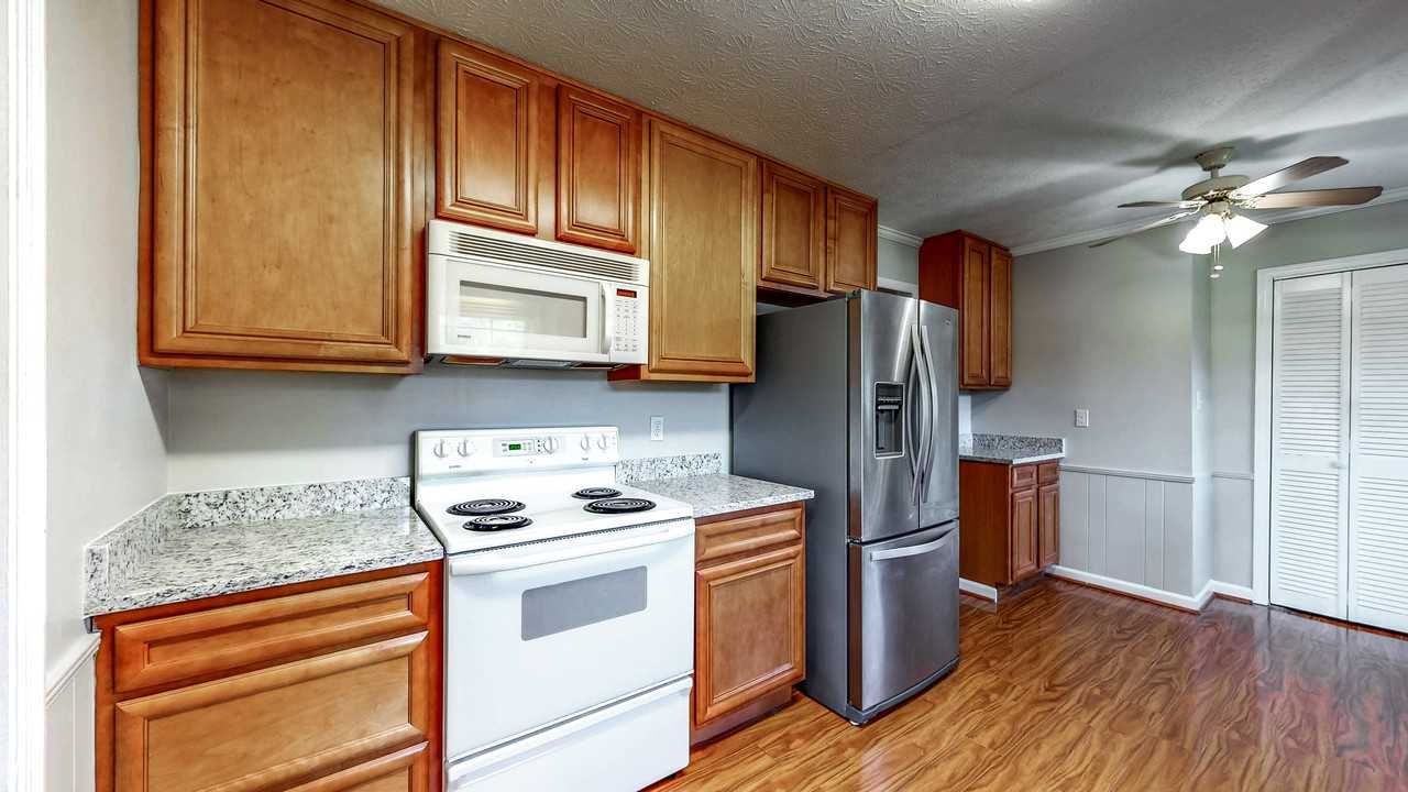 N Shelby Ln - Photo 4 of 11