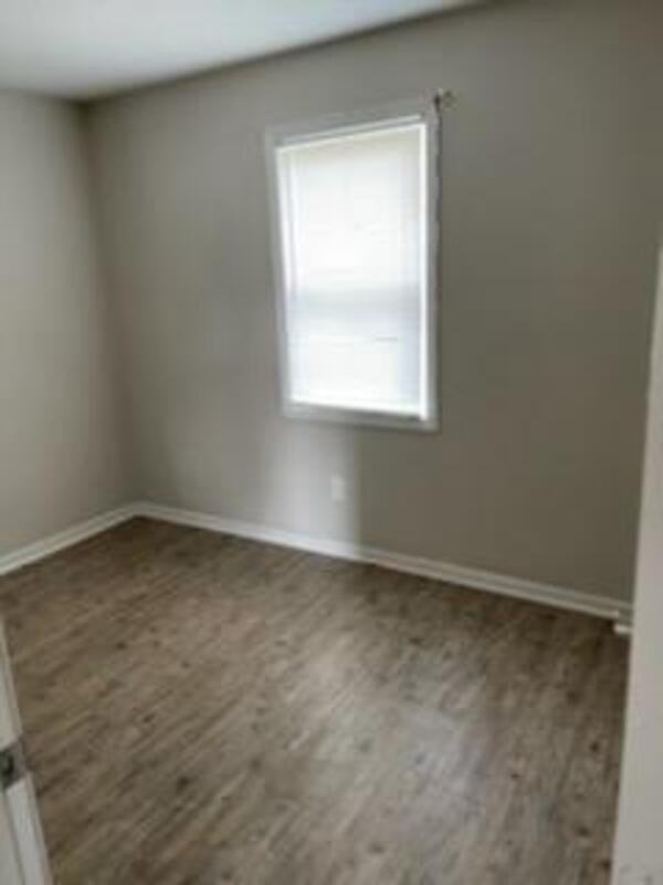 248 Rose St - Photo 3 of 4