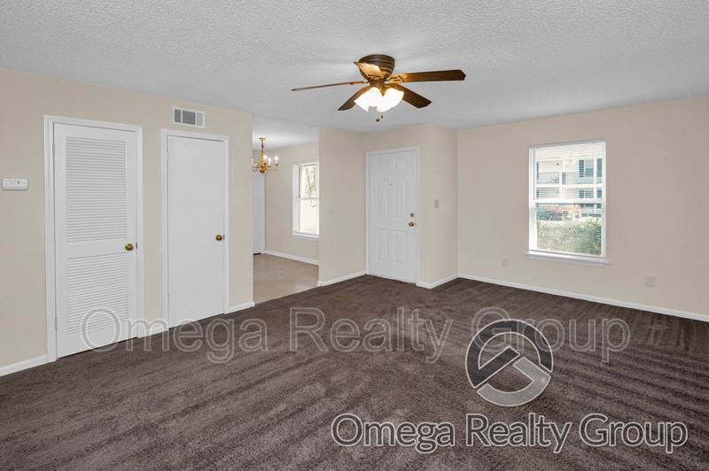 4203 20th St Ne #B1 - Photo 5 of 28