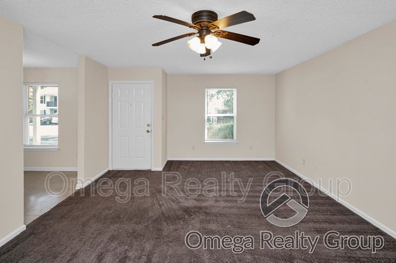 4203 20th St Ne #B1 - Photo 6 of 28