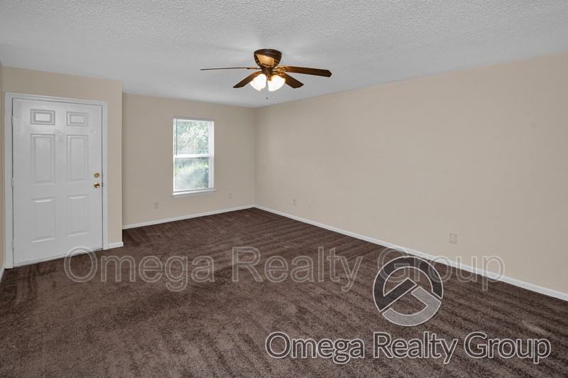 4203 20th St Ne #B1 - Photo 7 of 28