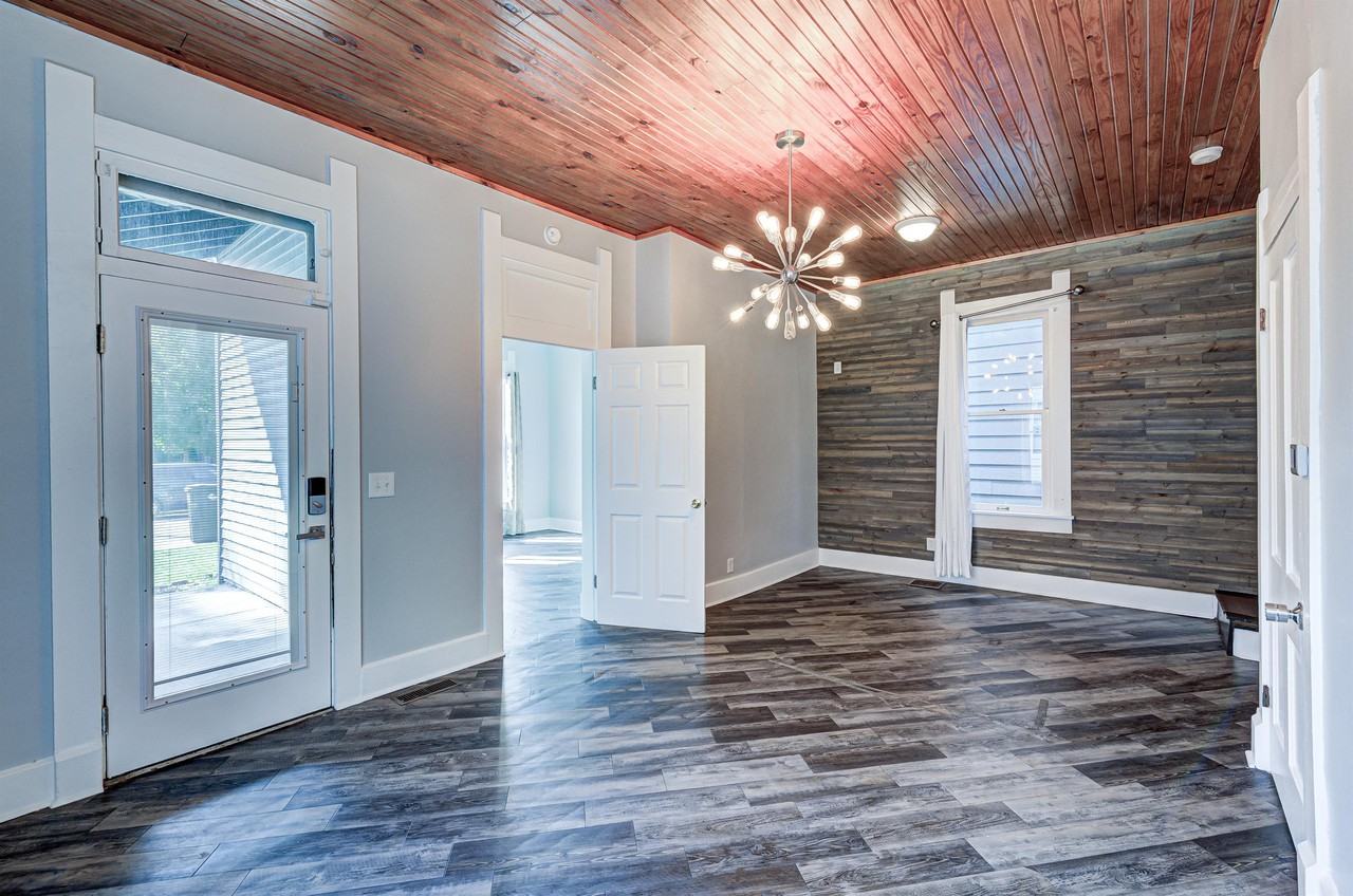 538 Prospect St #1 - Photo 3 of 16