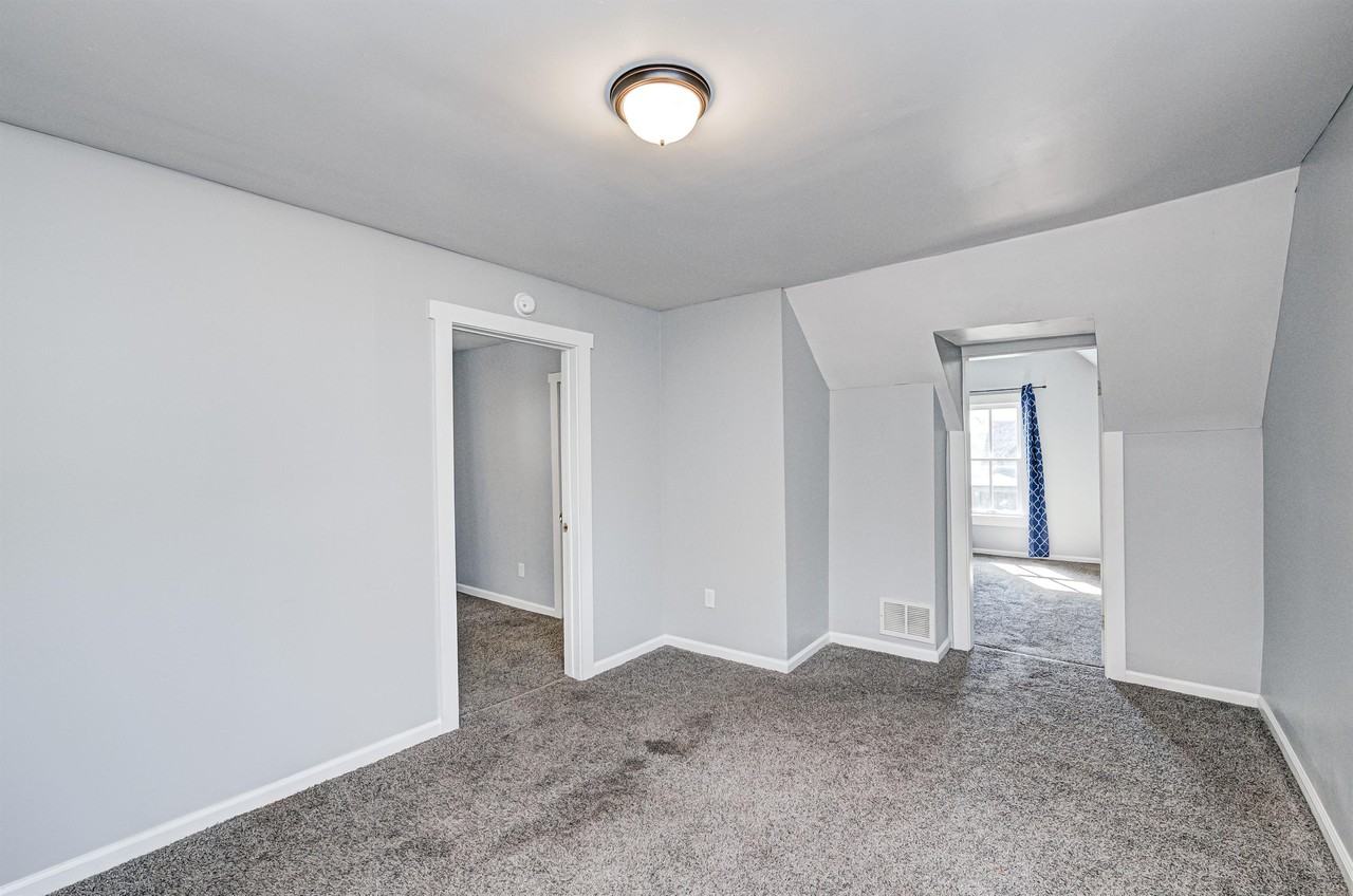 538 Prospect St #1 - Photo 7 of 16