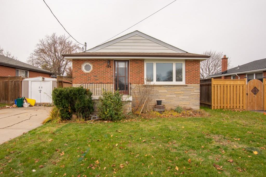 144 Brentwood Drive Apartments 144 Brentwood Dr, Hamilton, ON L8T 3W6