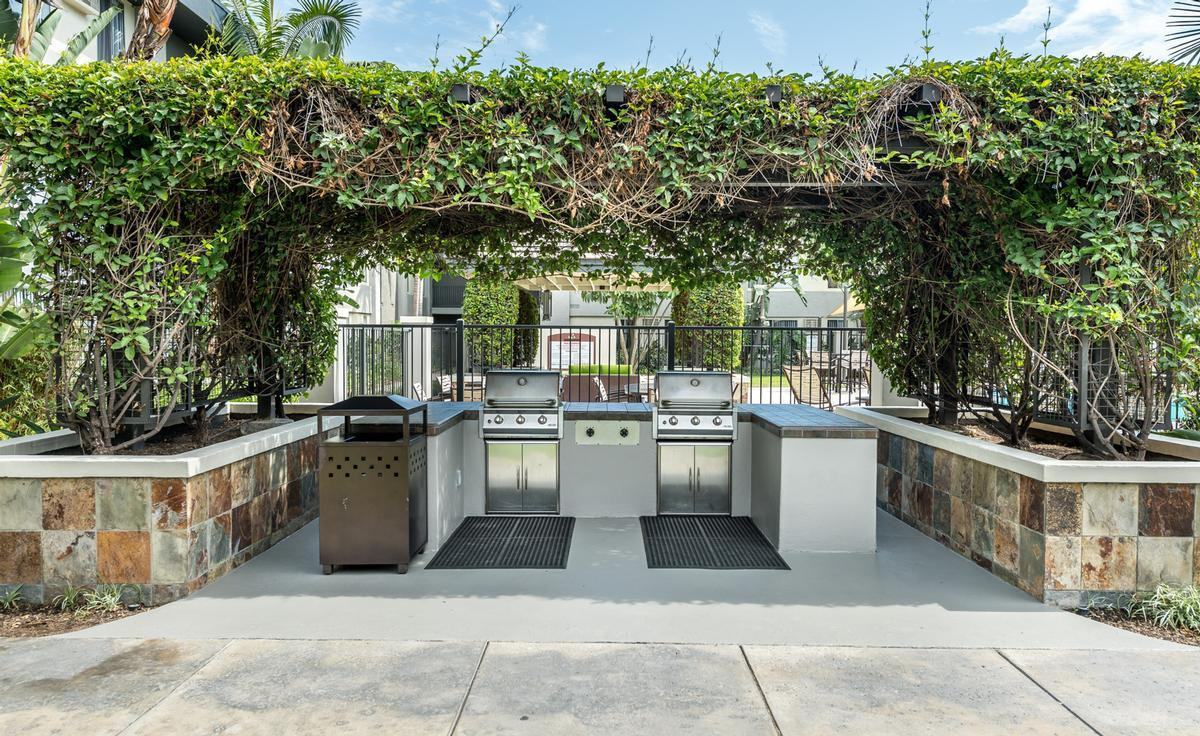 600 Langsdorf Dr - Photo 3 of 11